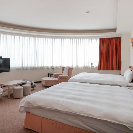 Herkang Hotel Taichung Buitenkant foto