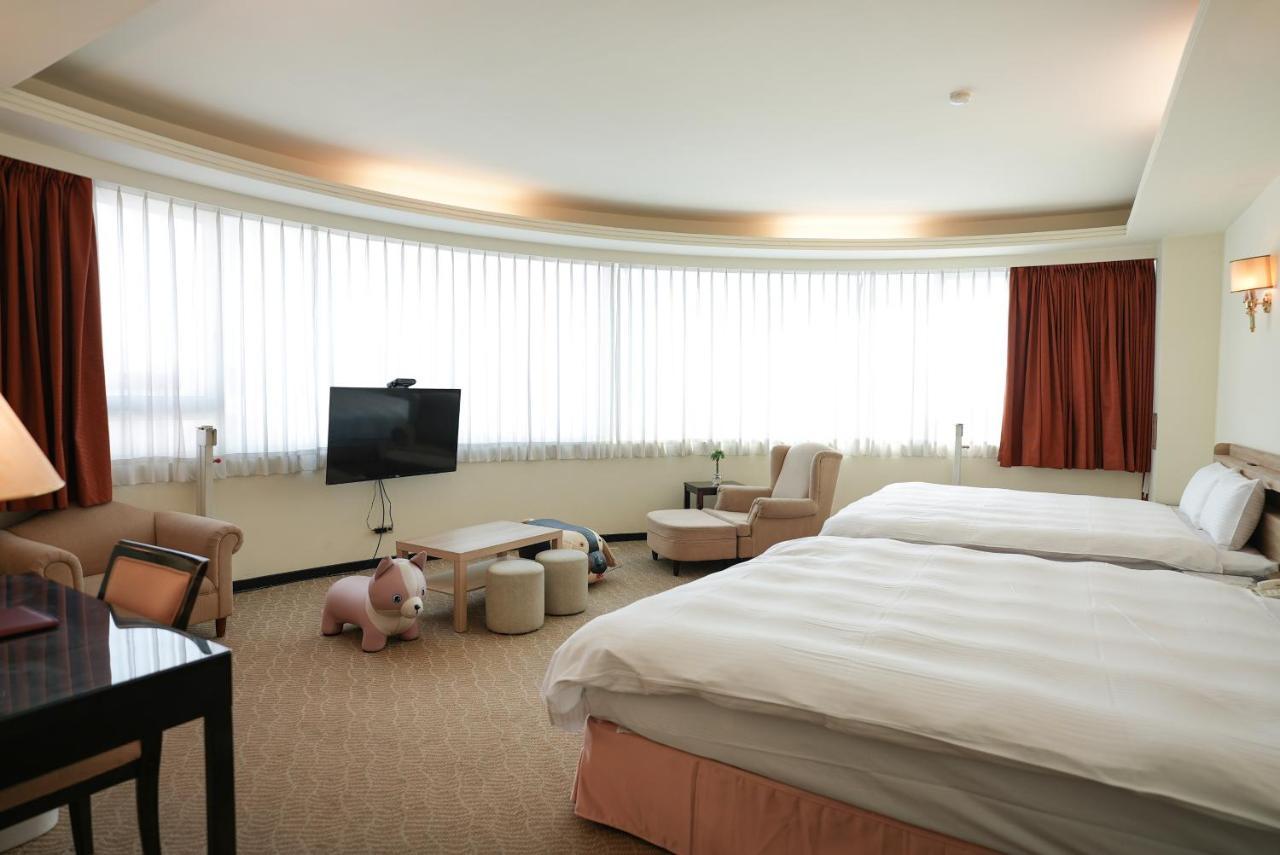 Herkang Hotel Taichung Buitenkant foto