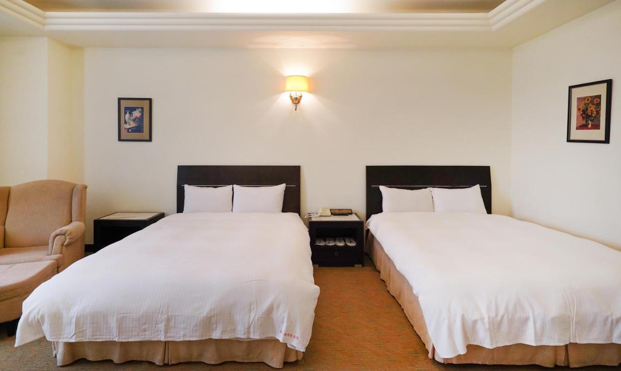 Herkang Hotel Taichung Buitenkant foto