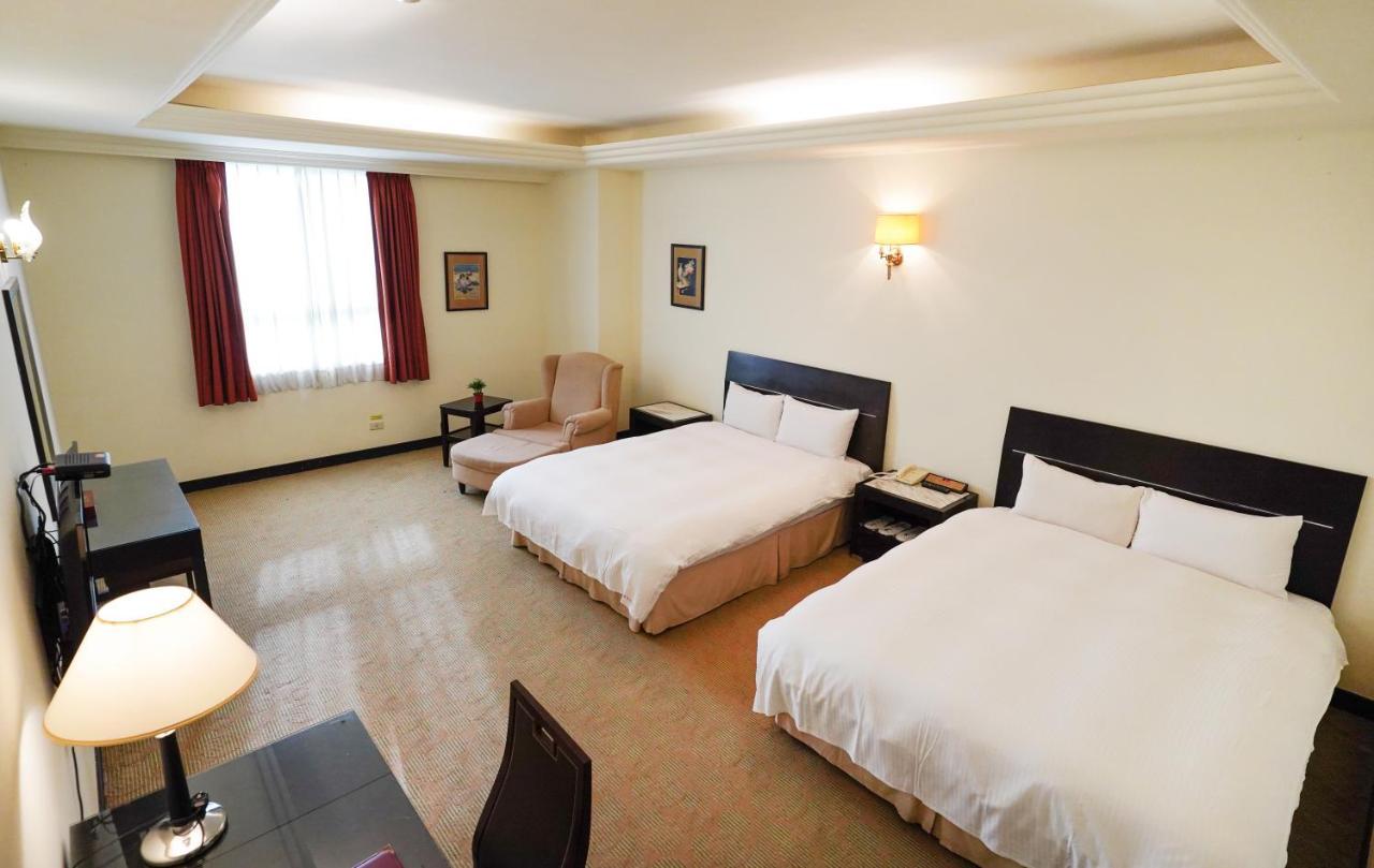 Herkang Hotel Taichung Buitenkant foto