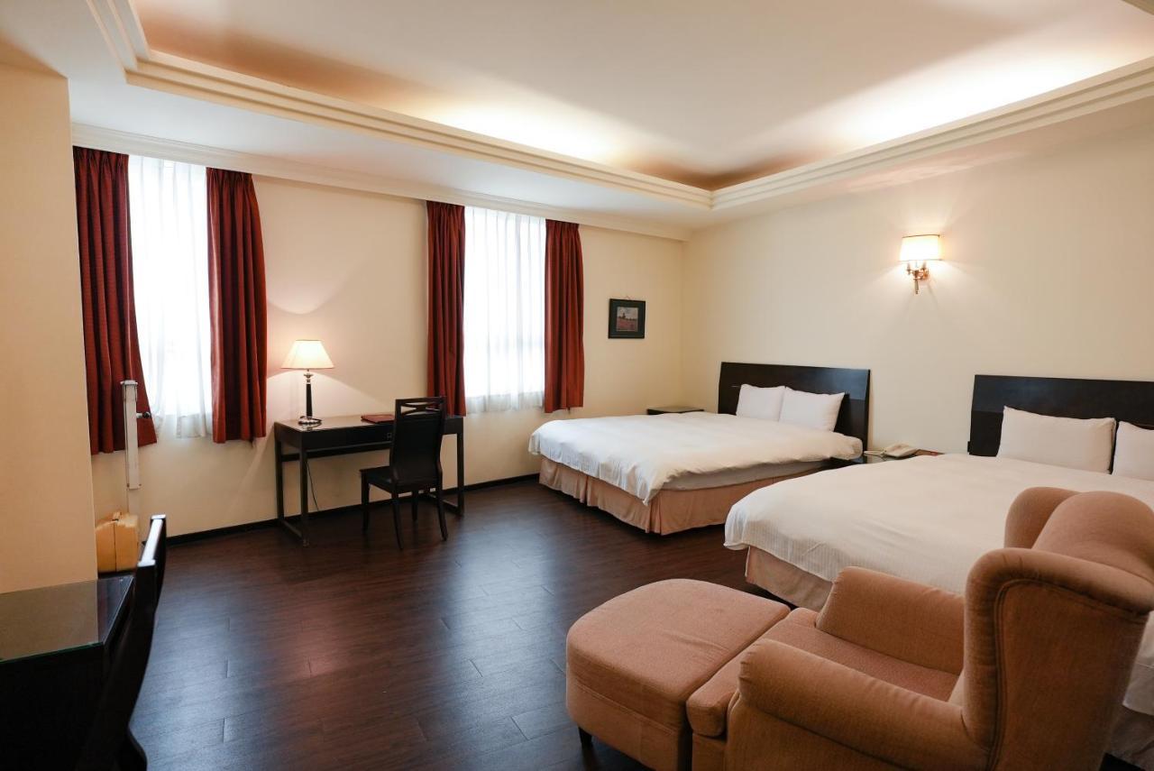 Herkang Hotel Taichung Buitenkant foto