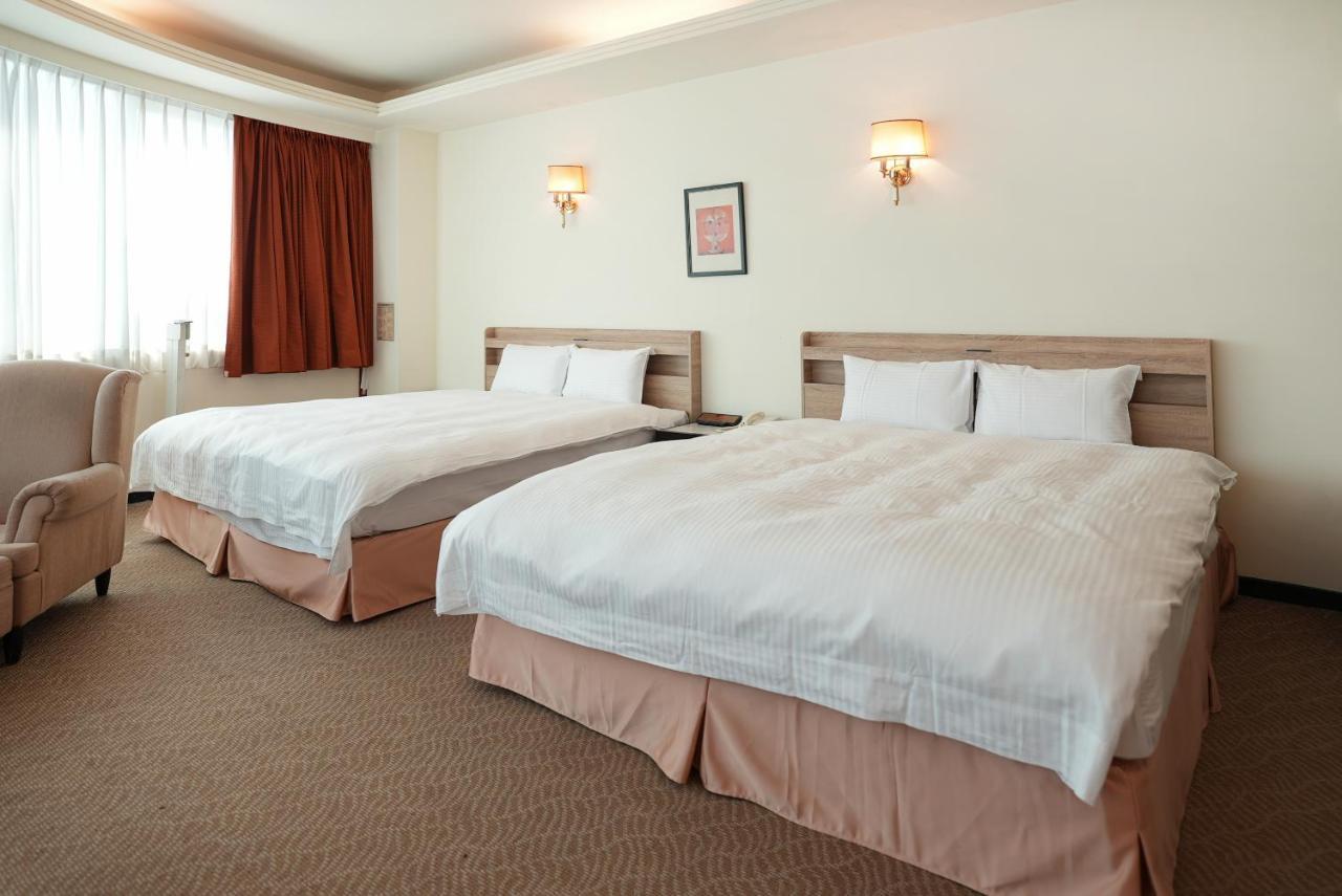 Herkang Hotel Taichung Buitenkant foto