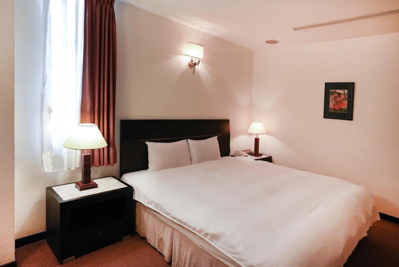 Herkang Hotel Taichung Buitenkant foto