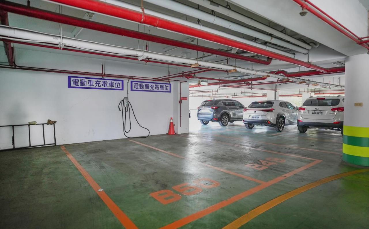 Herkang Hotel Taichung Buitenkant foto