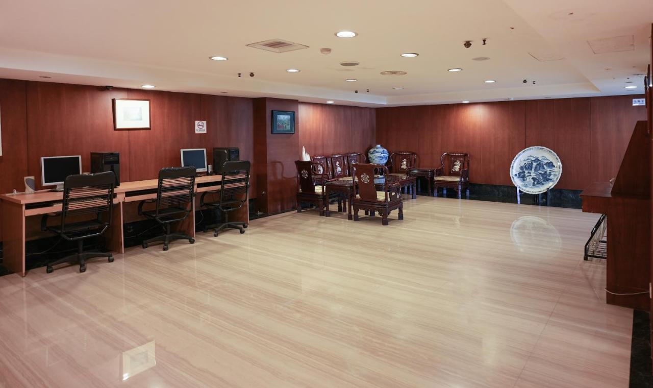 Herkang Hotel Taichung Buitenkant foto