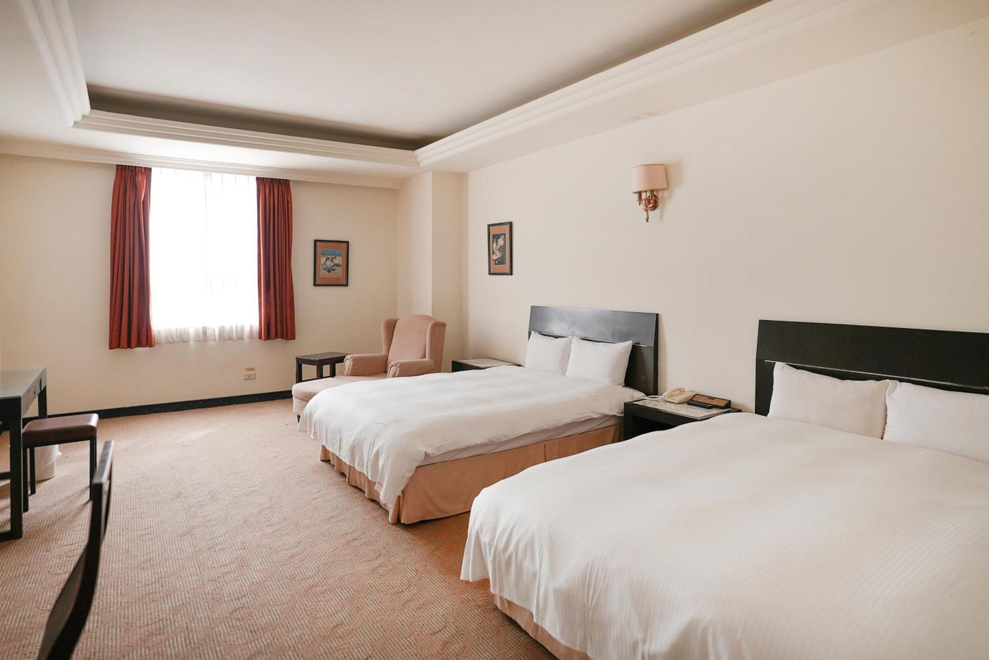 Herkang Hotel Taichung Buitenkant foto